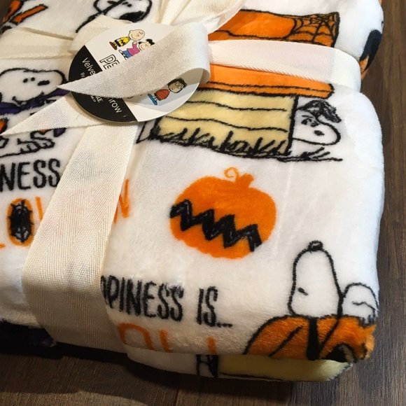 SNOOPY Halloween "Great Pumpkin" Decorative Throw - Picture 6 of 6